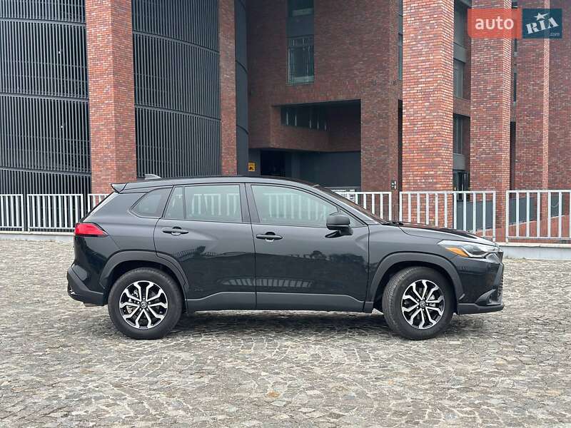 Внедорожник / Кроссовер Toyota Corolla Cross 2023 в Днепре фото 5 Внедорожник / Кроссовер Toyota Corolla Cross 2023 в Днепре
