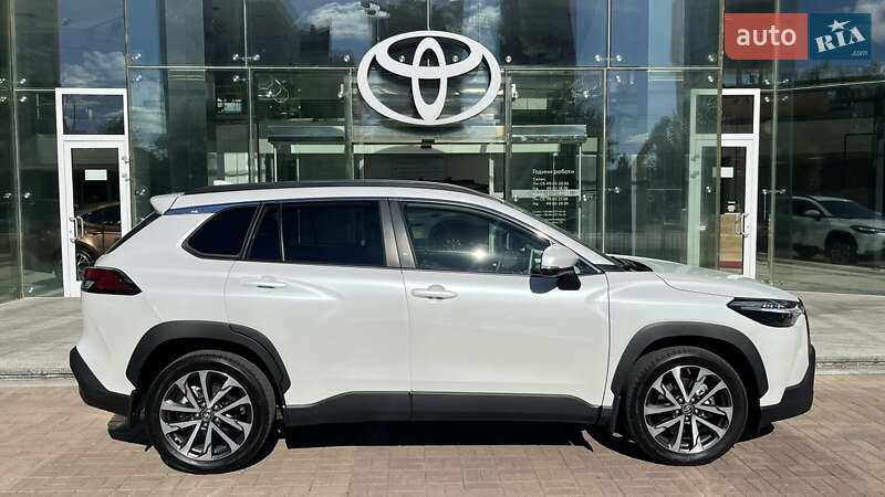 Внедорожник / Кроссовер Toyota Corolla Cross 2023 в Киеве