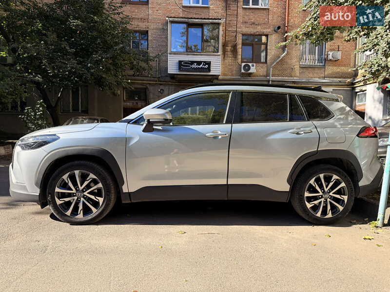 Внедорожник / Кроссовер Toyota Corolla Cross 2023 в Киеве