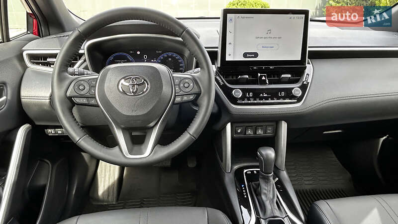 Позашляховик / Кросовер Toyota Corolla Cross 2024 в Чернівцях