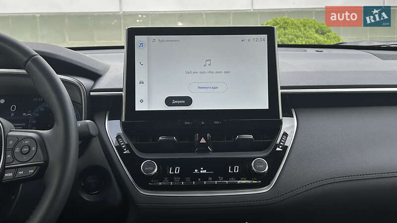 Позашляховик / Кросовер Toyota Corolla Cross 2024 в Чернівцях