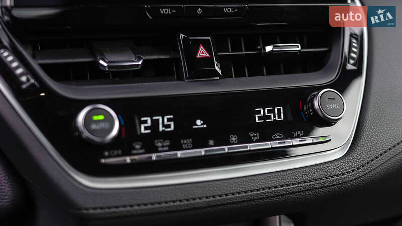 Позашляховик / Кросовер Toyota Corolla Cross 2024 в Львові