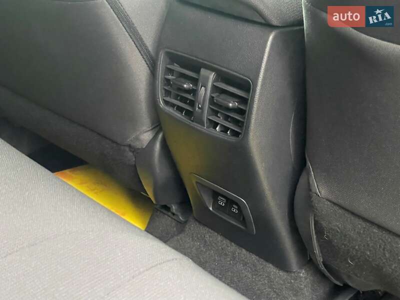 Внедорожник / Кроссовер Toyota Corolla Cross 2022 в Киеве