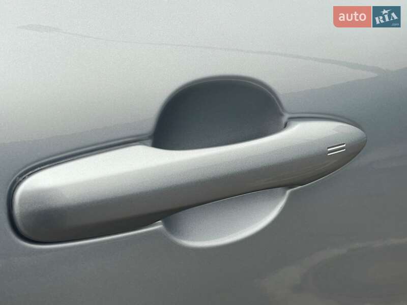 Внедорожник / Кроссовер Toyota Corolla Cross 2022 в Киеве