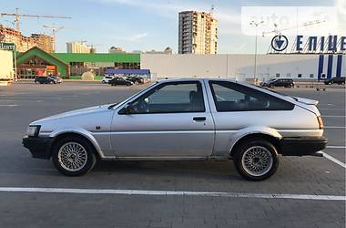 Купе Toyota Corolla Levin 1986 в 