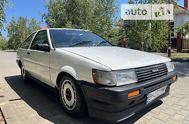 Хетчбек Toyota Corolla Levin 1984 в 