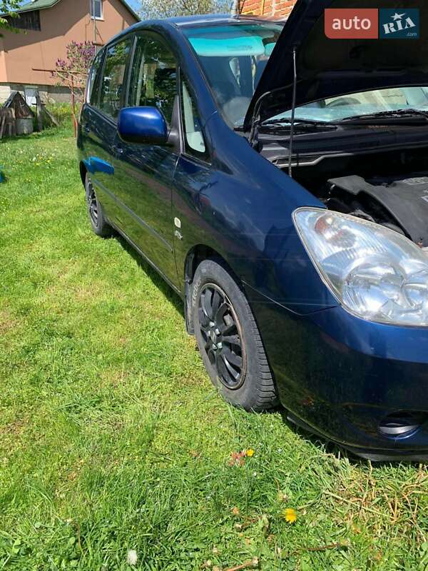 Мінівен Toyota Corolla Verso 2003 в Львові