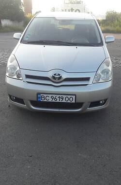 Универсал Toyota Corolla Verso 2004 в Ровно
