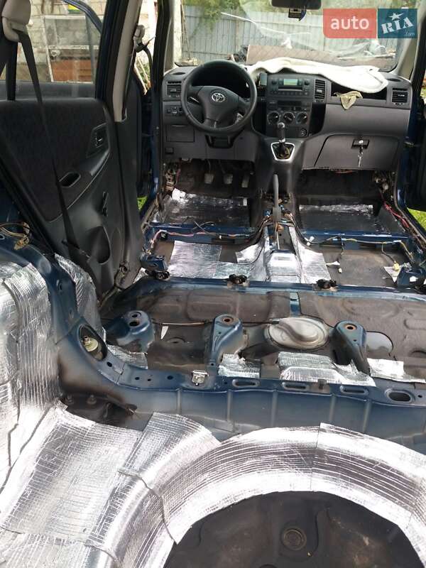 Мінівен Toyota Corolla Verso 2003 в Львові
