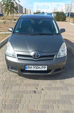 Мінівен Toyota Corolla Verso 2006 в Южному