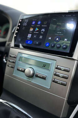 Минивэн Toyota Corolla Verso 2006 в 