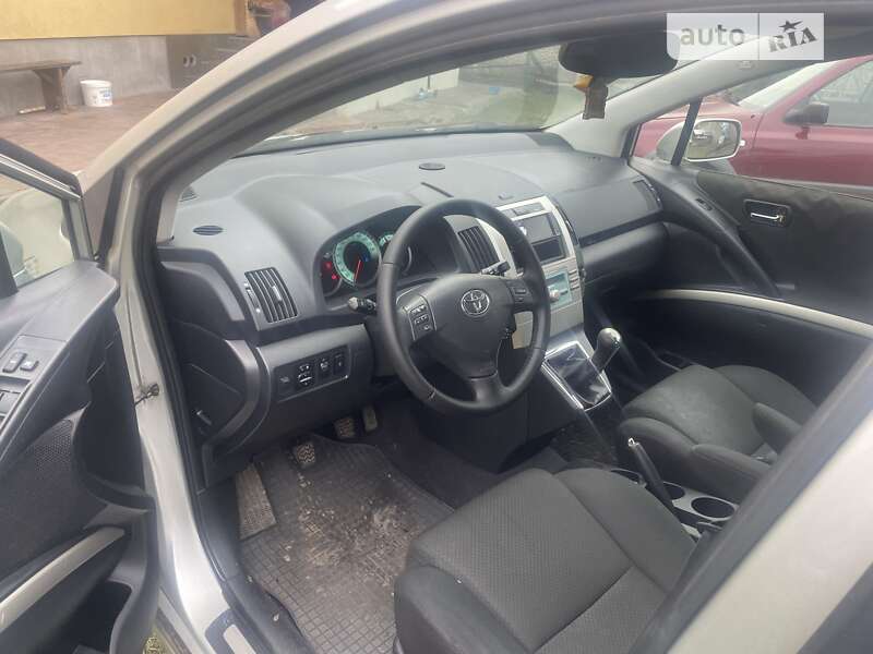 Минивэн Toyota Corolla Verso 2005 в Ровно