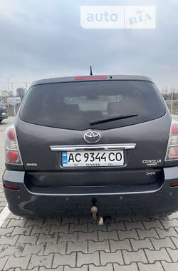 Минивэн Toyota Corolla Verso 2008 в Нововолынске