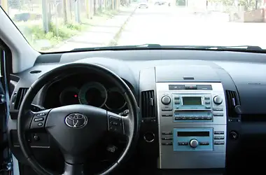 Toyota Corolla Verso 2004
