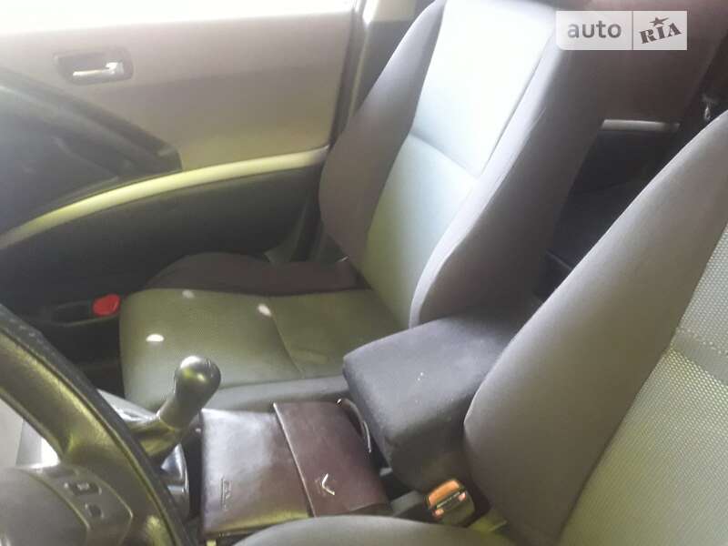 Мінівен Toyota Corolla Verso 2004 в Хоролі