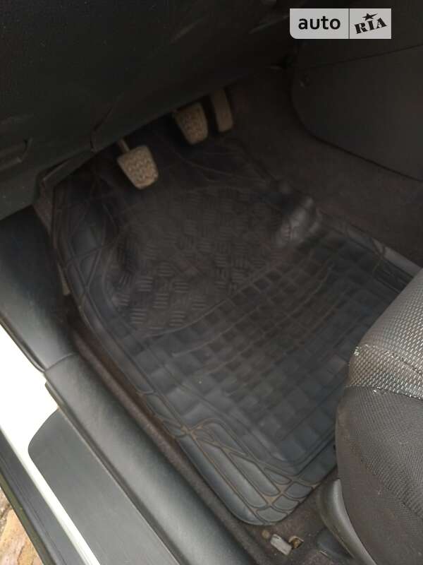 Мінівен Toyota Corolla Verso 2004 в Хоролі
