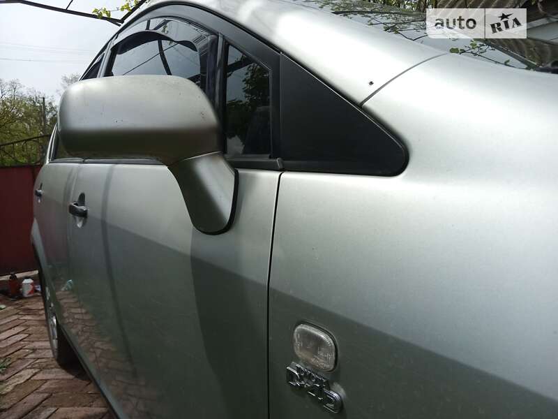 Мінівен Toyota Corolla Verso 2004 в Хоролі