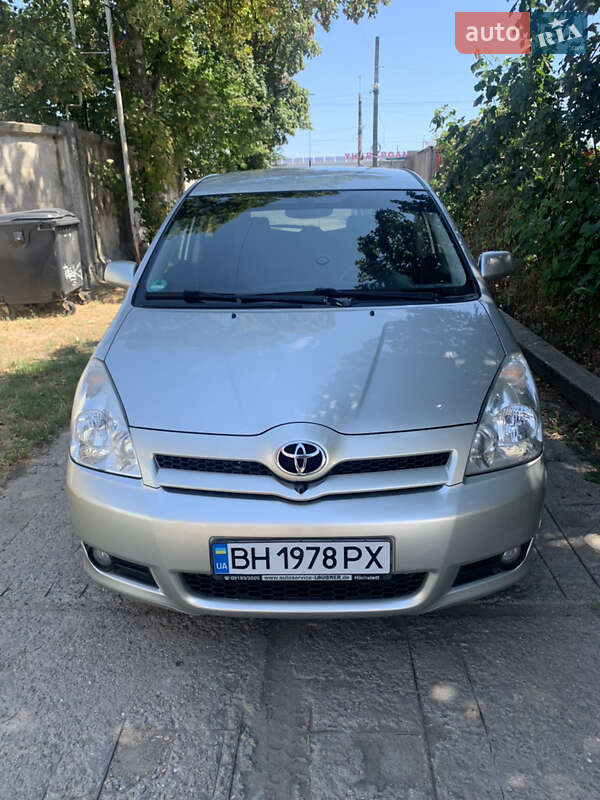 Toyota Corolla Verso 2005