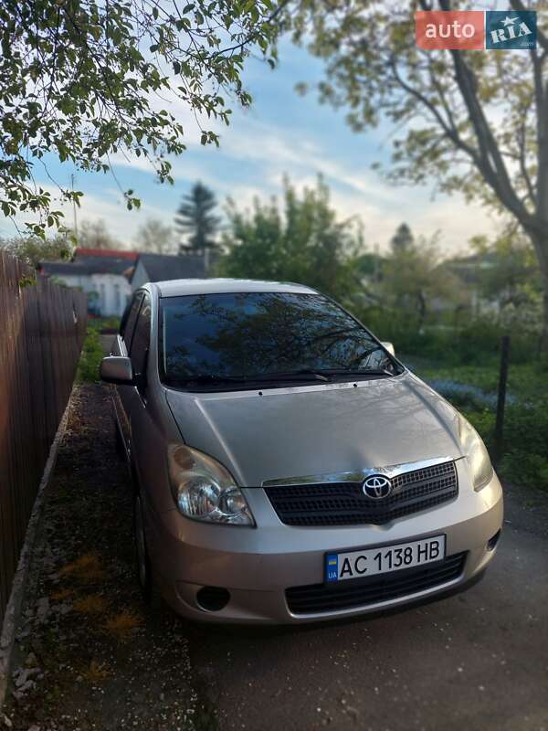 Мінівен Toyota Corolla Verso 2003 в Володимирі