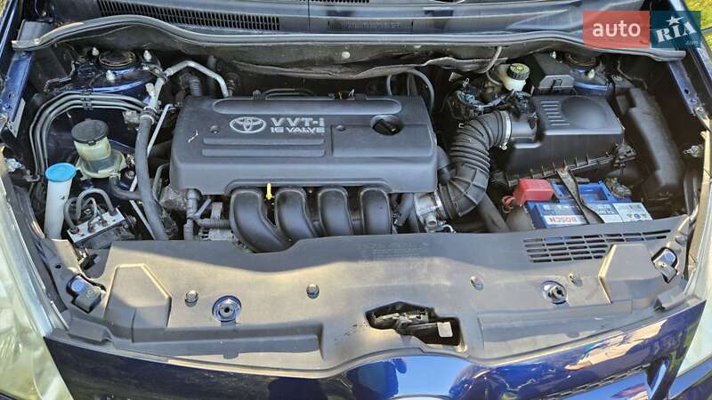 Мінівен Toyota Corolla Verso 2004 в Хмельницькому фото 9 Мінівен Toyota Corolla Verso 2004 в Хмельницькому