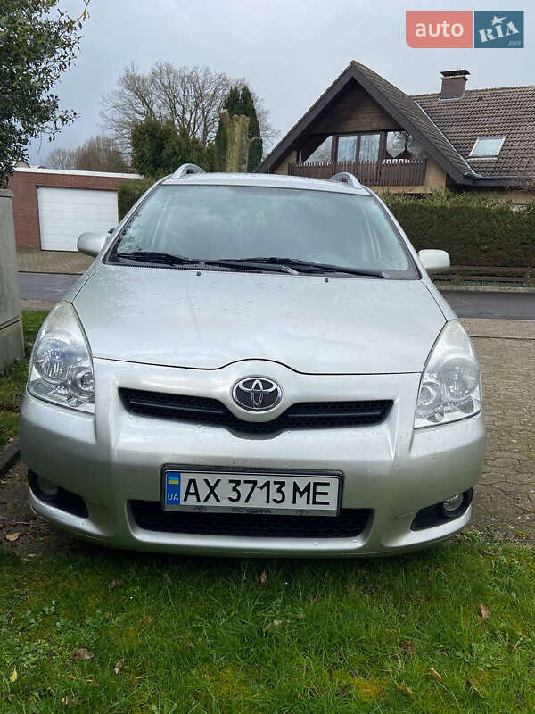 Минивэн Toyota Corolla Verso 2008 в Сарнах