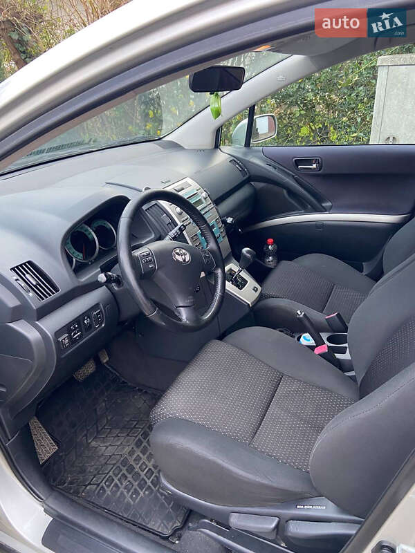 Минивэн Toyota Corolla Verso 2008 в Сарнах