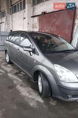 Минивэн Toyota Corolla Verso 2004 в Ивано-Франковске