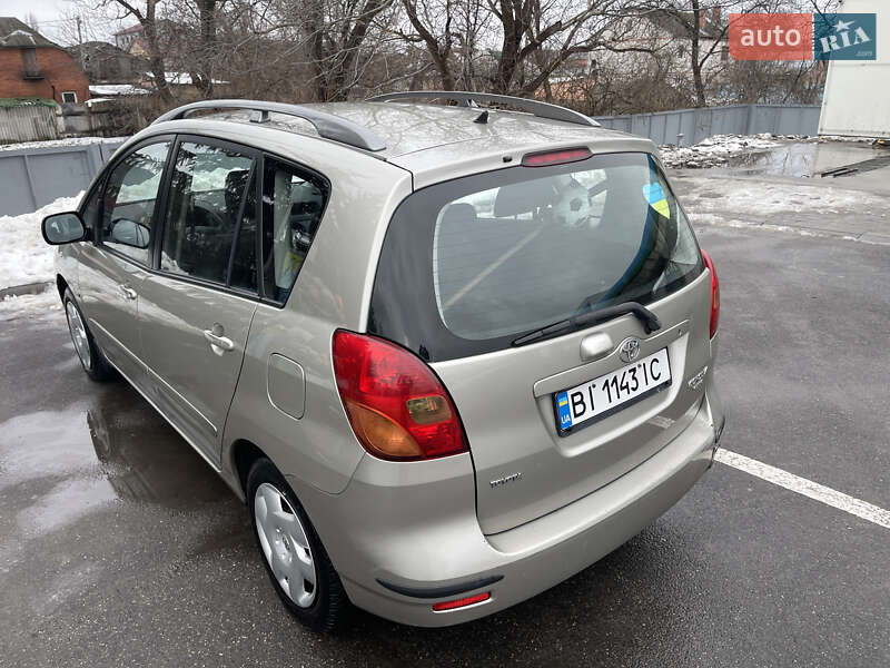 Минивэн Toyota Corolla Verso 2002 в Лубнах