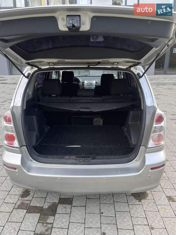 Мінівен Toyota Corolla Verso 2008 в Новояворівську