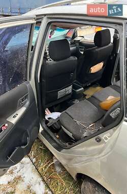 Минивэн Toyota Corolla Verso 2003 в 
