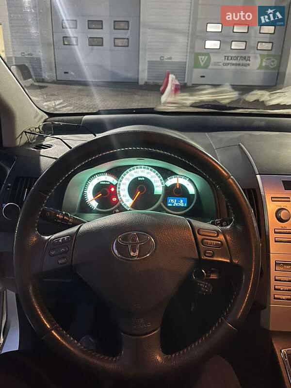 Минивэн Toyota Corolla Verso 2008 в Черновцах