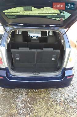 Минивэн Toyota Corolla Verso 2005 в 