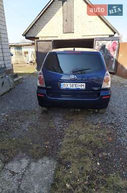 Минивэн Toyota Corolla Verso 2005 в 
