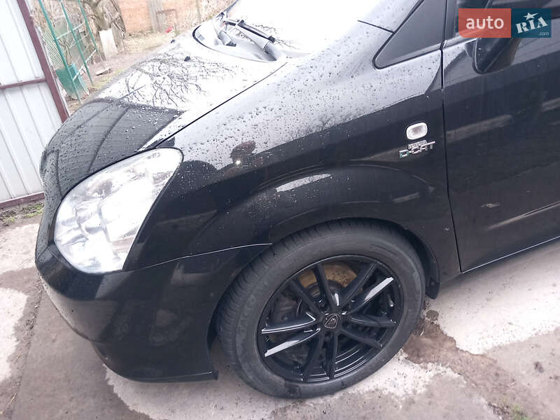Минивэн Toyota Corolla Verso 2006 в 