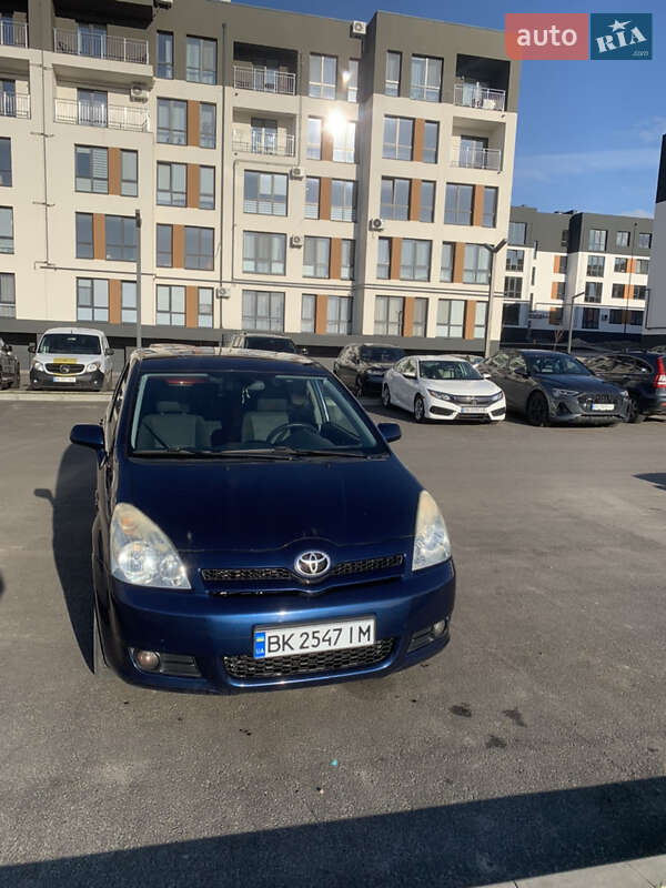 Мінівен Toyota Corolla Verso 2006 в Рівному