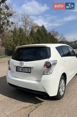 Минивэн Toyota Corolla Verso 2010 в 