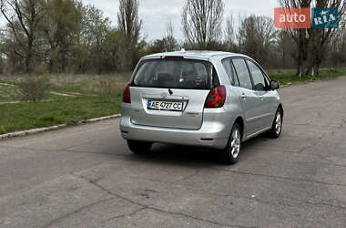 Минивэн Toyota Corolla Verso 2003 в 
