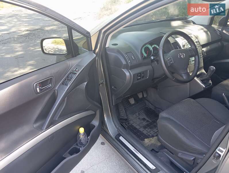 Мінівен Toyota Corolla Verso 2006 в Світловодську