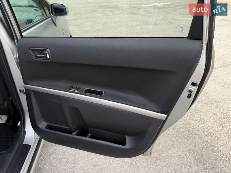 Мінівен Toyota Corolla Verso 2007 в Радивиліві фото 41 Мінівен Toyota Corolla Verso 2007 в Радивиліві