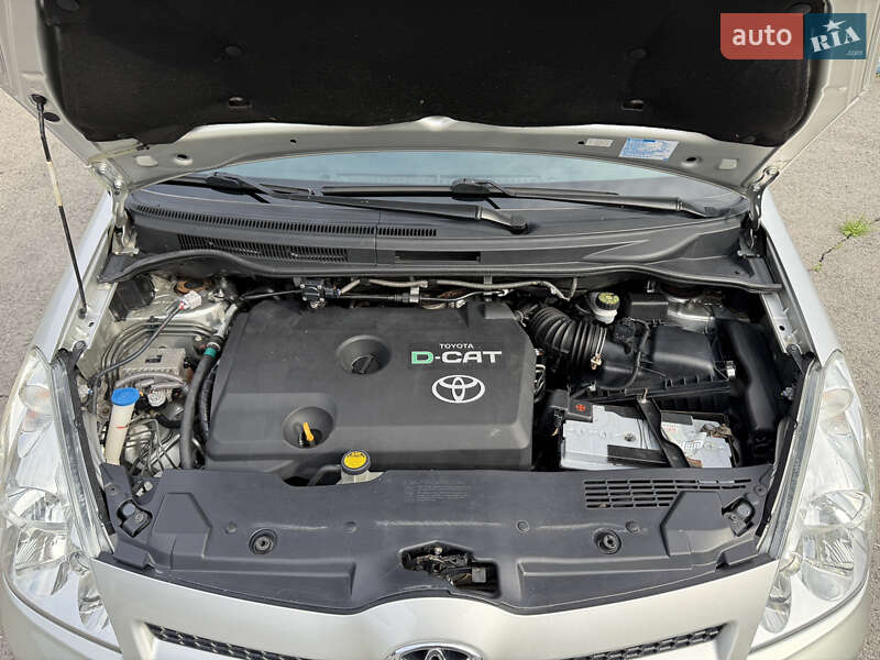 Мінівен Toyota Corolla Verso 2007 в Радивиліві фото 47 Мінівен Toyota Corolla Verso 2007 в Радивиліві