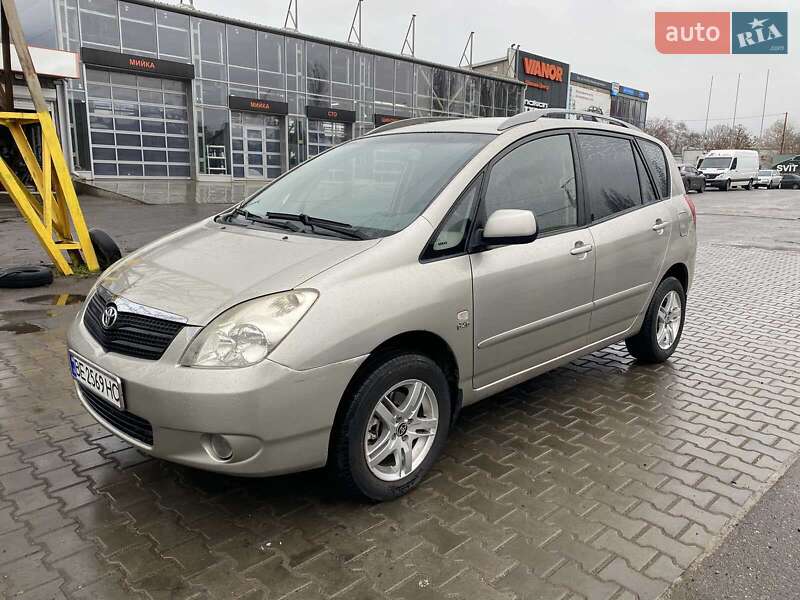 Toyota Corolla Verso 2002