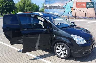 Минивэн Toyota Corolla Verso 2007 в 