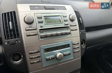 Минивэн Toyota Corolla Verso 2005 в 