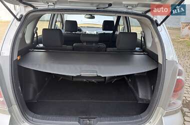 Минивэн Toyota Corolla Verso 2005 в 
