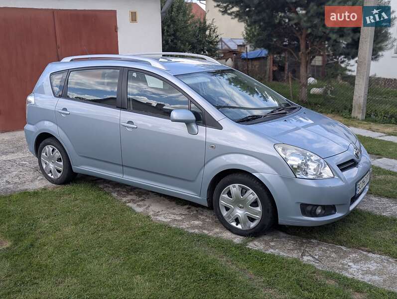 Минивэн Toyota Corolla Verso 2007 в 