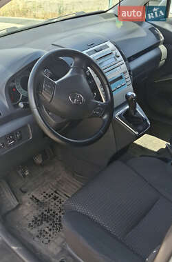 Минивэн Toyota Corolla Verso 2008 в 