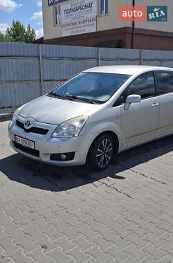 Минивэн Toyota Corolla Verso 2008 в 