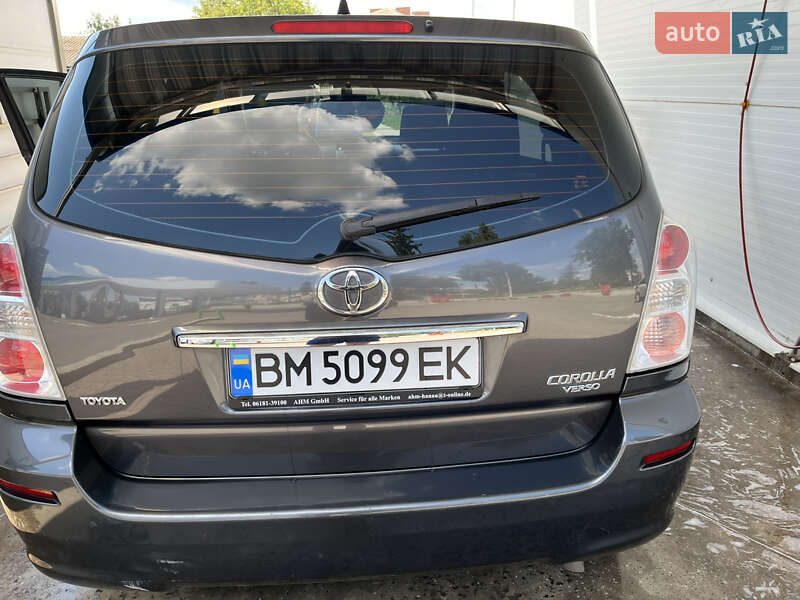 Минивэн Toyota Corolla Verso 2008 в Ромнах