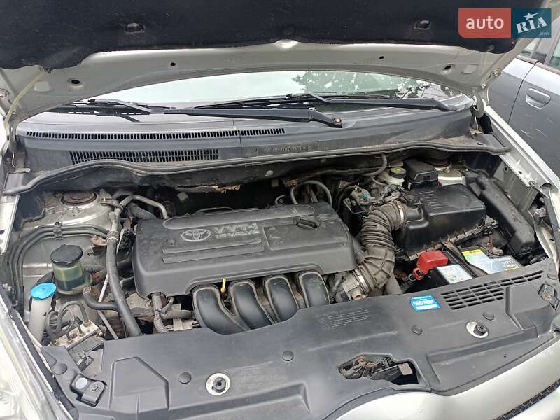 Мінівен Toyota Corolla Verso 2005 в Дніпрі