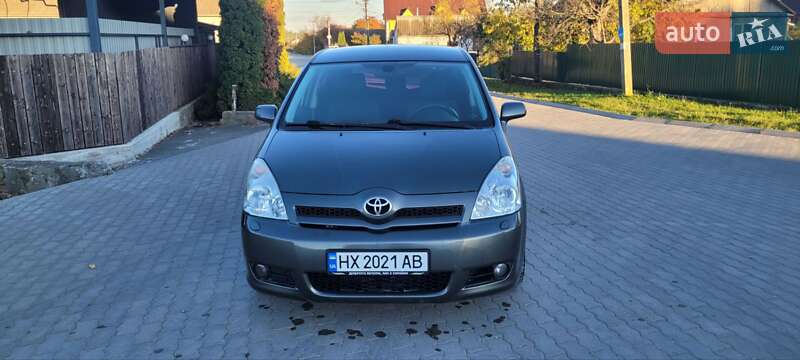 Минивэн Toyota Corolla Verso 2005 в Дунаевцах